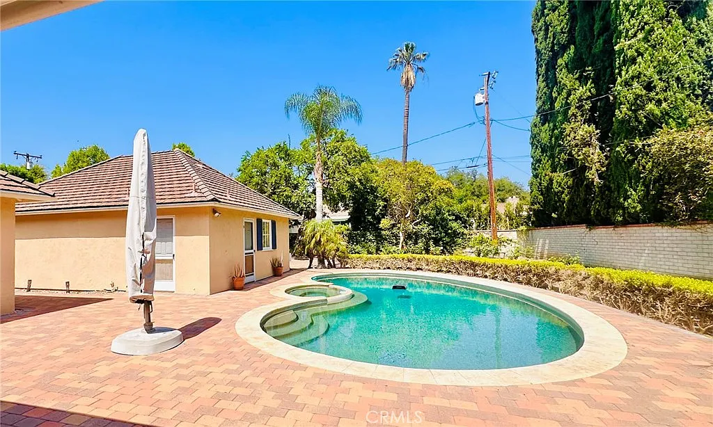 3 bed, 3.5 bath, 2649 sqft, $6,880 — Photo 2