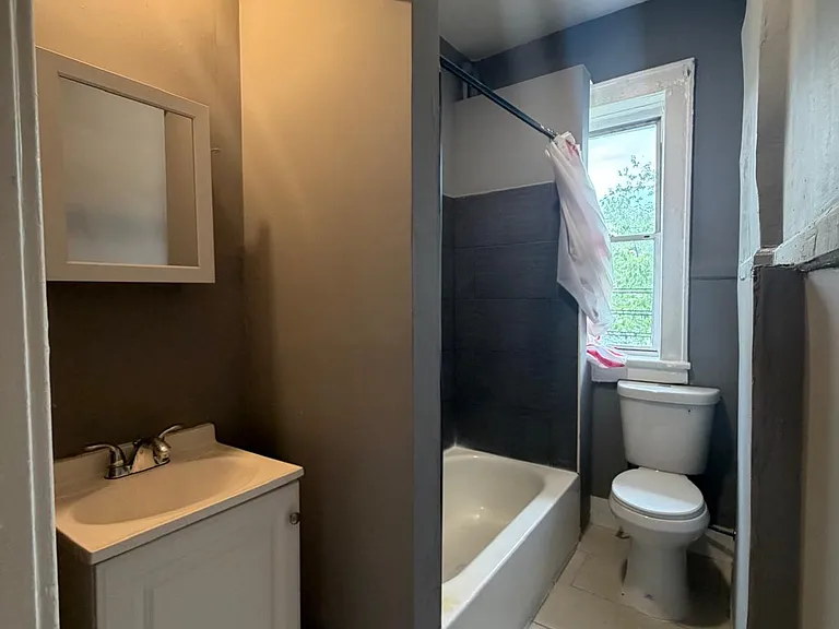 713 Arlington Ave #5A — Photo 6
