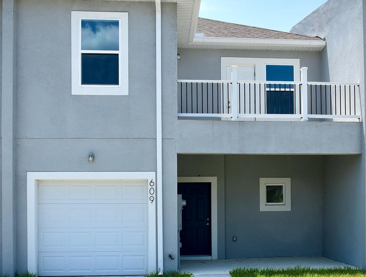 4 bed, 2035 sqft, $2,100 — Photo 1