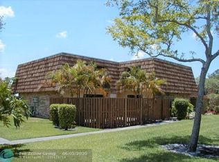 4069 Wimbledon Dr, Hollywood, FL 33026