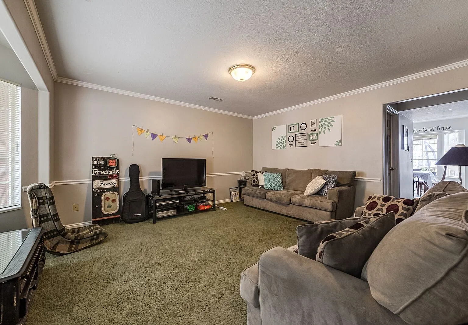 4 bed, 1274 sqft, $555 — Photo 3