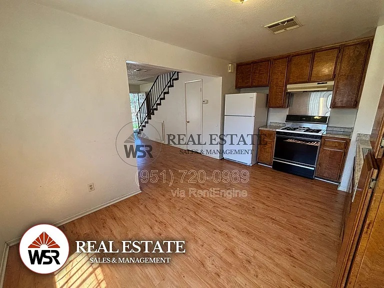 1966 W Linden St — Photo 10