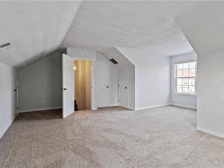 60 Manilla Ln — Photo 13