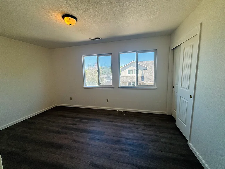 Live Oak Dr — Photo 15