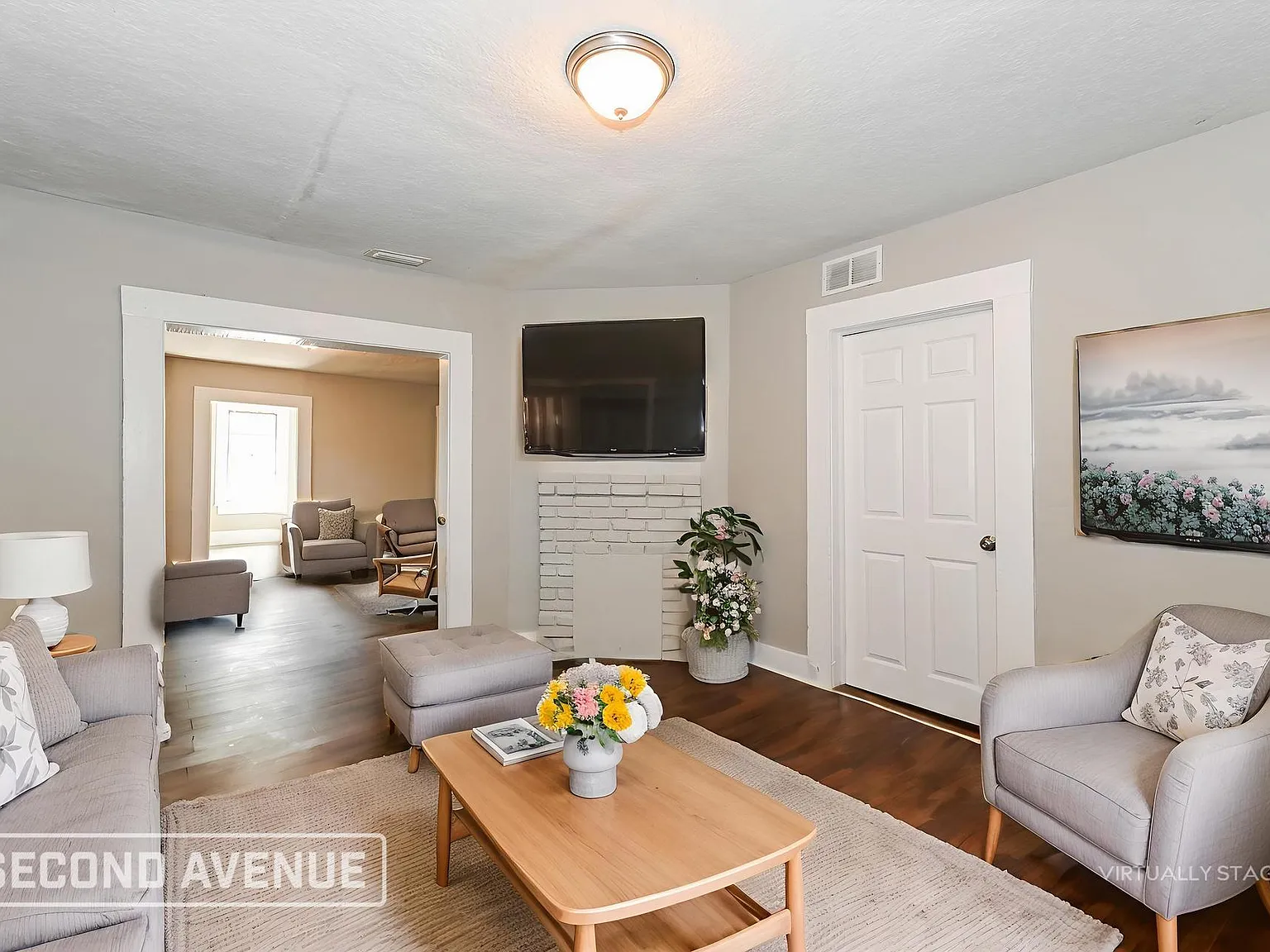 3 bed, 2.0 bath, 1204 sqft, $950 — Photo 2