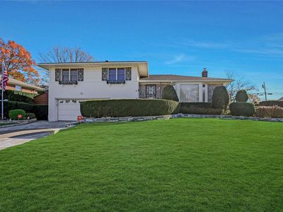 2 Goldfield Street, Melville, NY, 11747