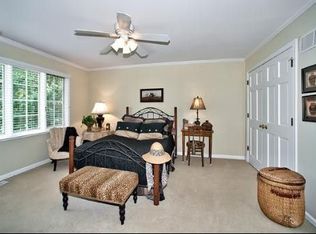 5915 Giddings Ave, Hinsdale, IL 60521