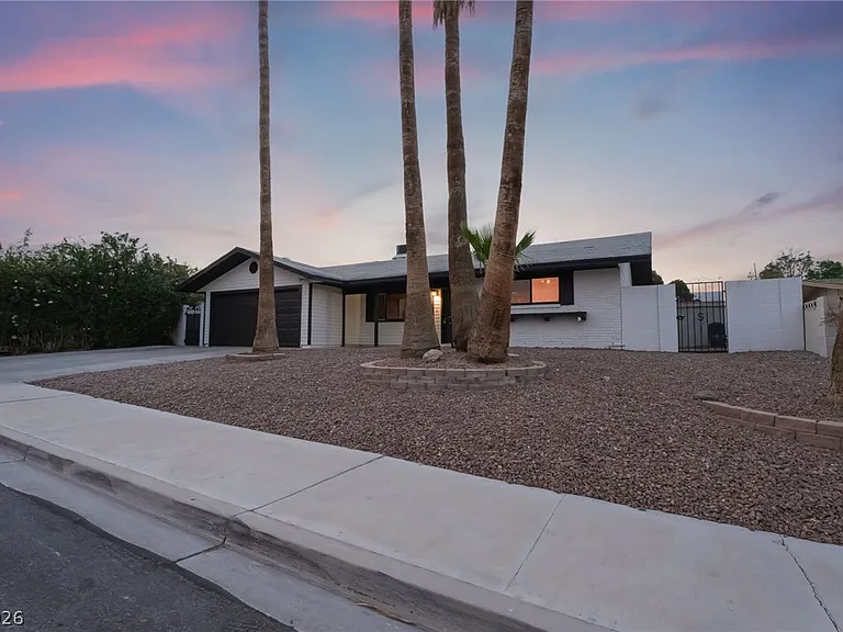 3992 Chinchilla Ave — Photo 68