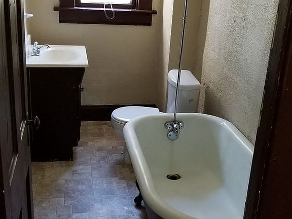 5th image of 34-36 Midland Ave 34 Midland Ave