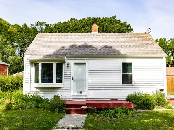 1638 11th St N, Fargo, ND 58102