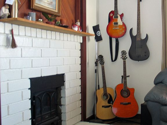 Living Room w Fireplace