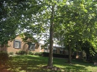 7400 Parkridge Dr, Newburgh, IN 47630