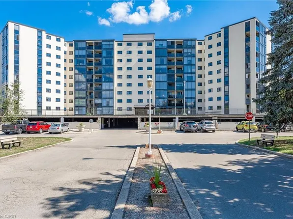 19 Woodlawn Rd E #703, Guelph, ON N1H 7B1