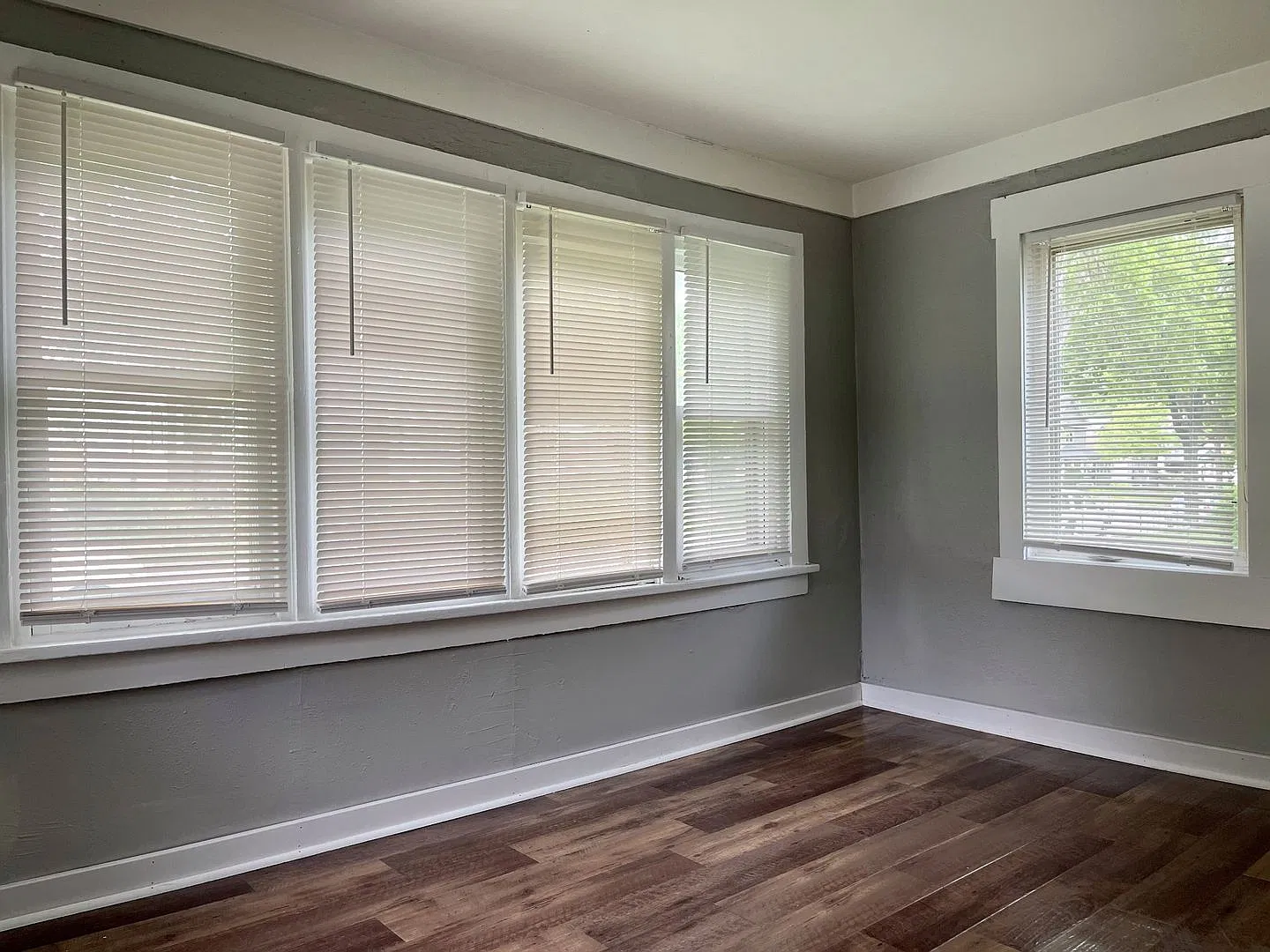 Darling 2 Bedroom 1 Bathroom Home in Minneapolis! — Photo 1