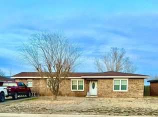 605 S Fulton St, Stratford, TX 79084