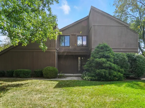 2113 Willowick Dr, Columbus, OH 43229