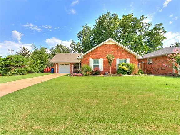 3rd image of 2121 Fremont Dr