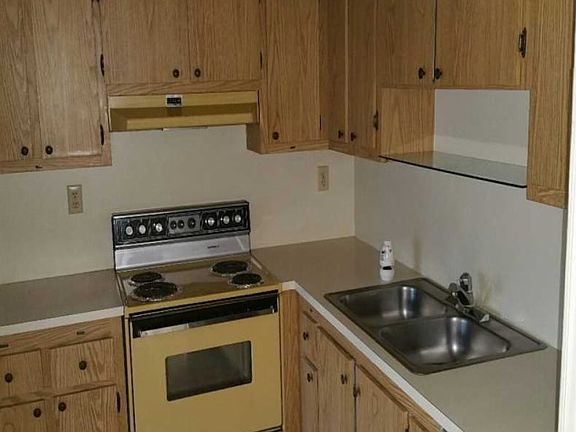 5th image of 6336 Pinehurst Cir E