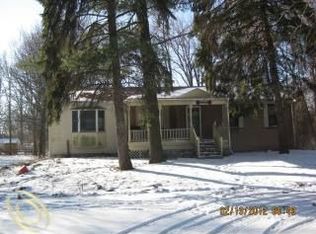 33921 Beacon St, Livonia, MI 48150