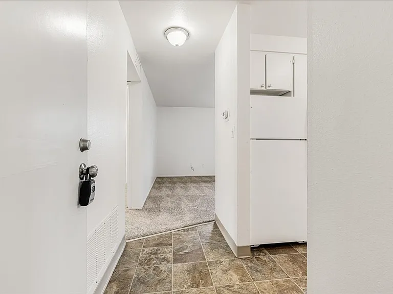 Cannon Court Apartments — Photo 15