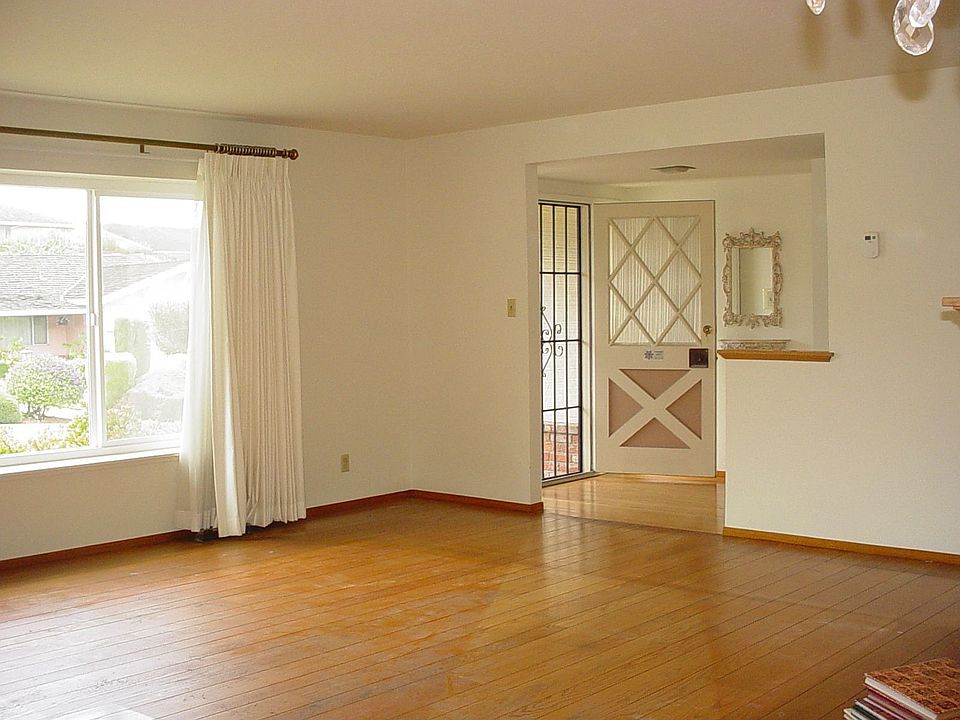 Living/Entry - before