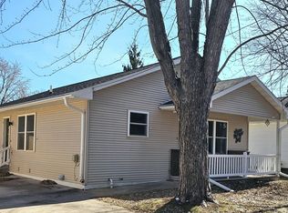 1906 Mitchell St, Oshkosh, WI 54901