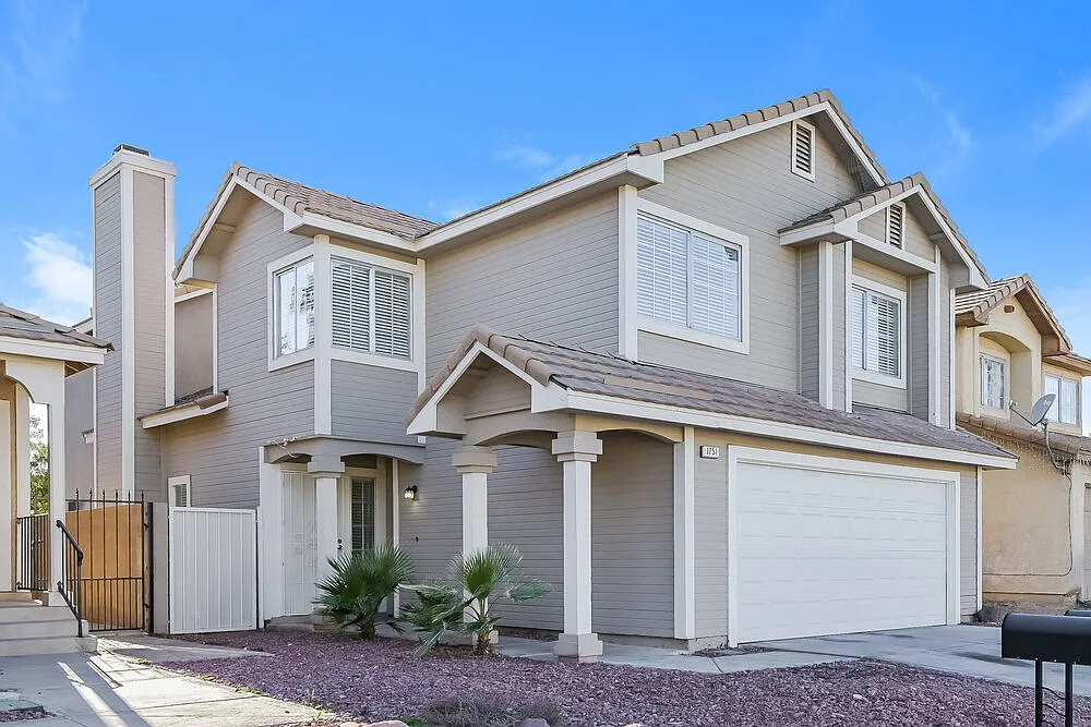 3 bed, 2.5 bath, 1850 sqft, $2,440 — Photo 4