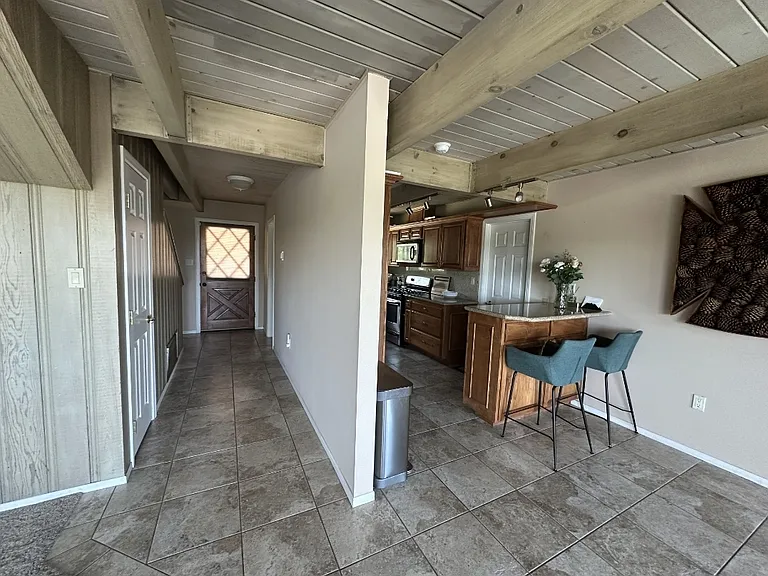 945 N Hospital Rd — Photo 26