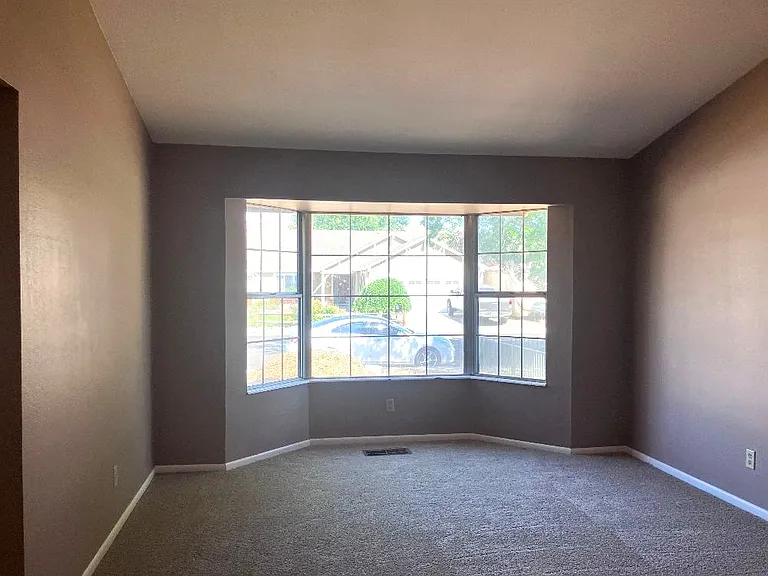 2261 Tangerine St — Photo 3