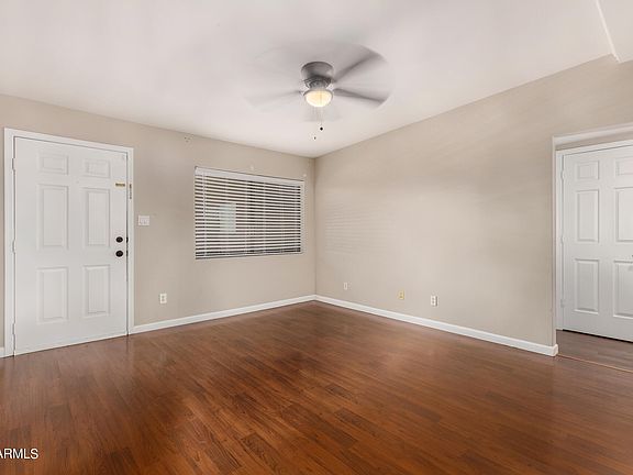 4th image of 310 W EARLL Drive #206