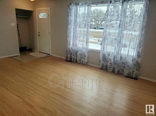 16322 87th Ave NW, Edmonton, AB T5R4H2