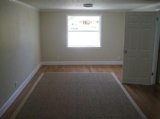 3rd image of 612 NE 7th Ave
