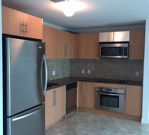 2nd image of 300 S Biscayne Blvd #18T