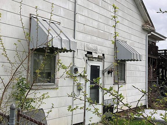 3rd image of 424 Bolivar St