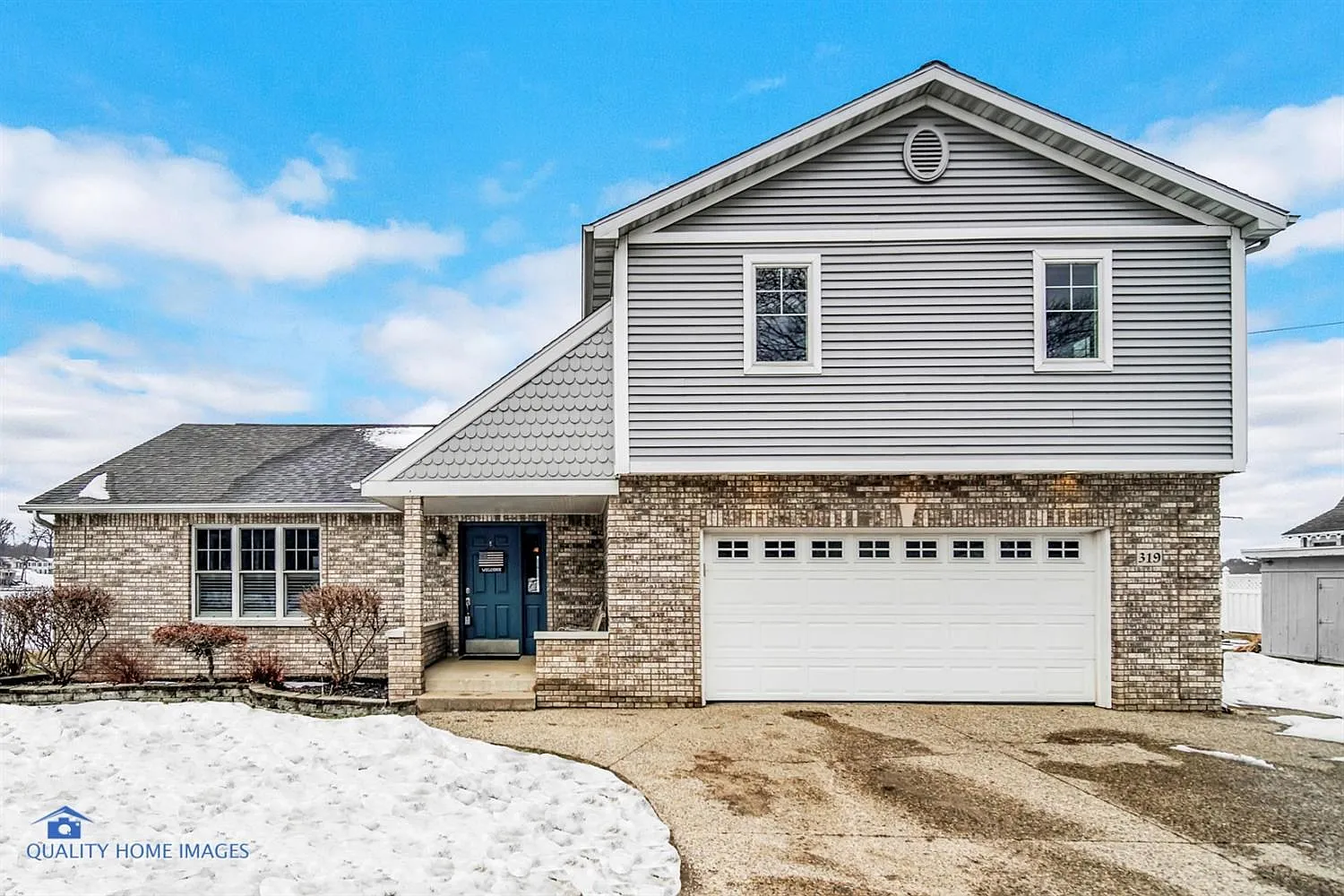 319 Oak Dr photo 1