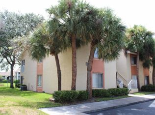 1230 The Pointe Dr, West Palm Beach, FL 33409