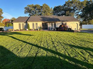 73 Wicks Path, Commack, NY 11725