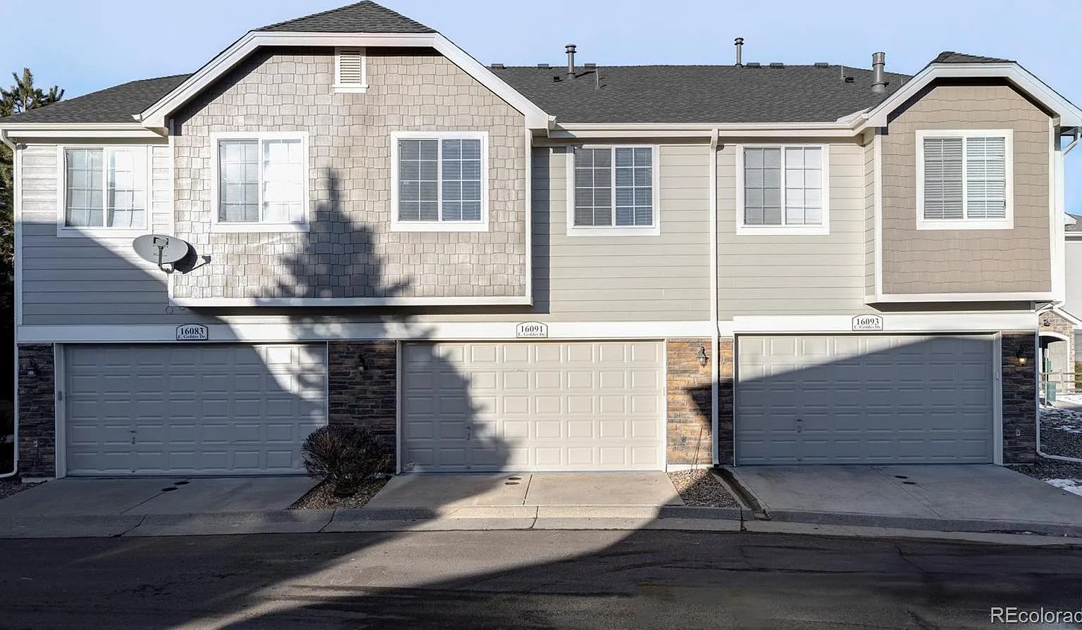 3 bed, 2.5 bath, 1463 sqft, $2,500 — Photo 2