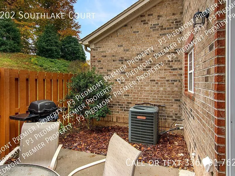 1202 Southlake Ct — Photo 28