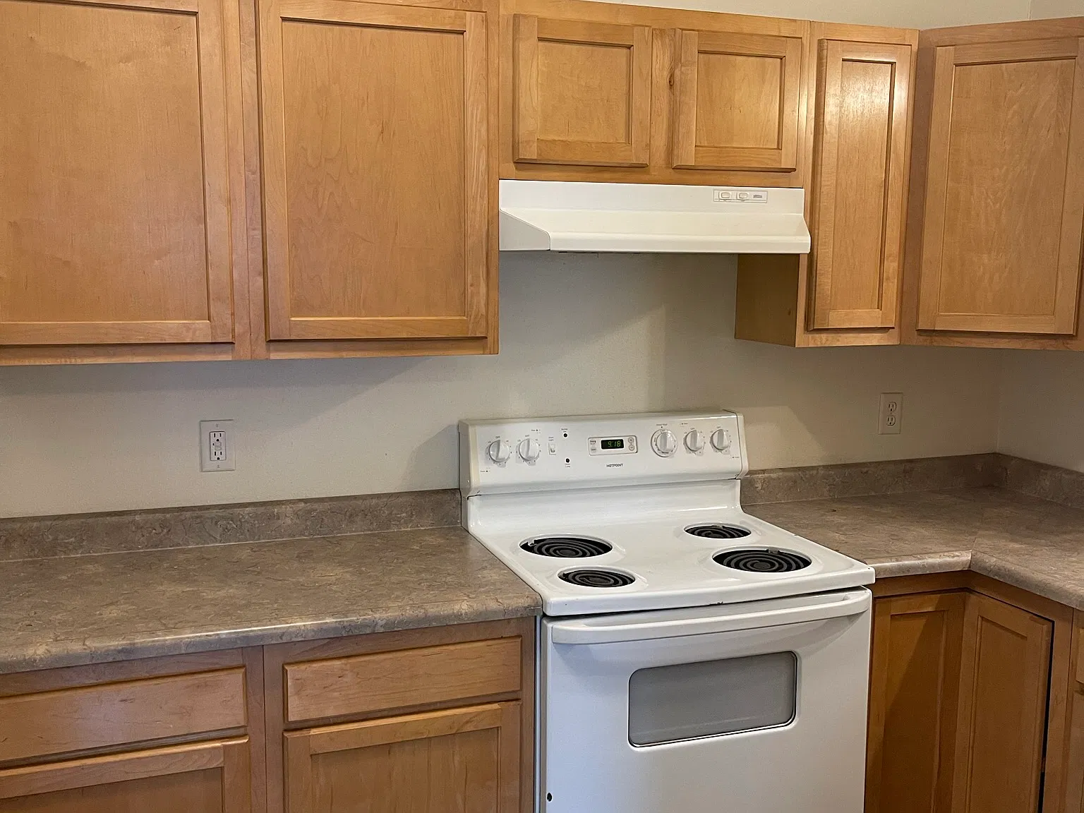 3 bed, 1372 sqft, $2,186 — Photo 3