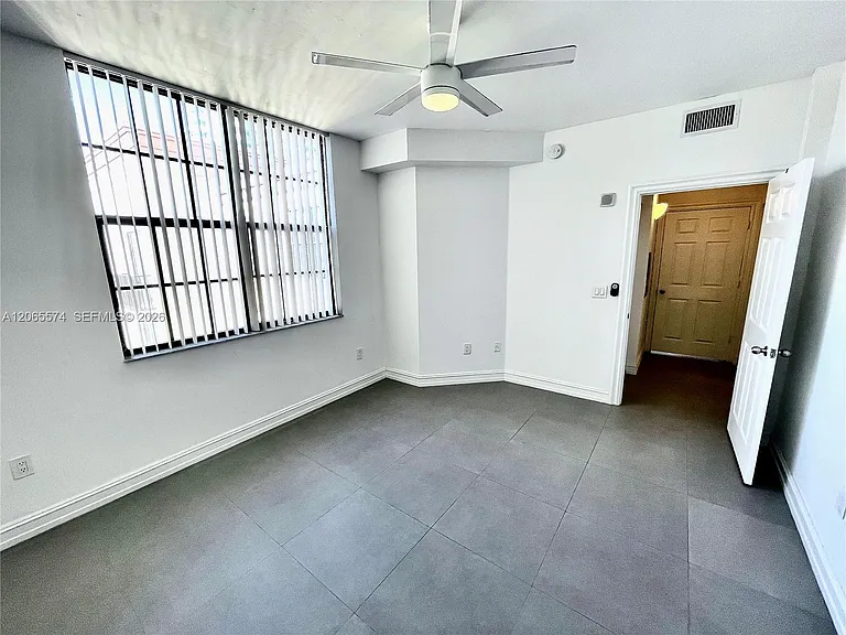 1919 Van Buren St #818A — Photo 23