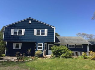 10 Whiting Rd, East Quogue, NY 11942