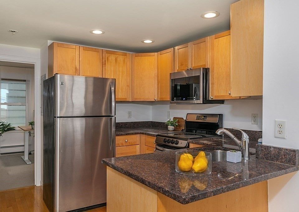 1st image of 95 2nd St #3