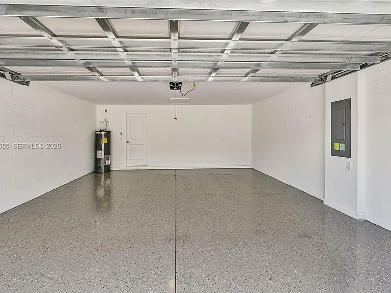 20545 Hazelnut Ct S — Photo 22
