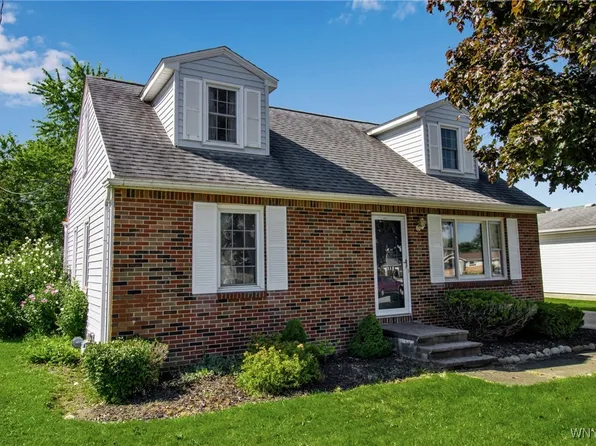 3457 Dolphin Dr, Buffalo, NY 14219