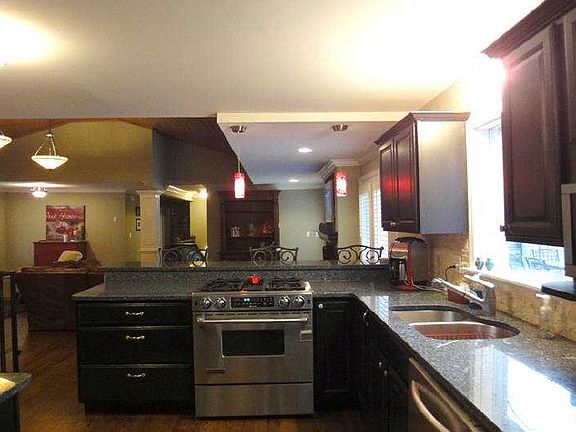 4th image of 630 Grove Pkwy SE