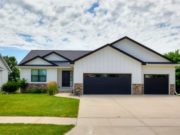 1408 Warrior Run Dr, Norwalk, IA 50211