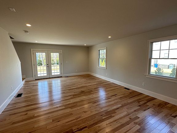 5th image of 84 California Avenue