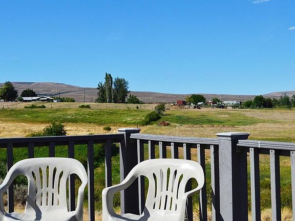 Back Deck and Area View