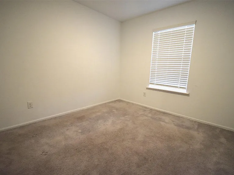 3326 Spanish Oak Ln — Photo 19